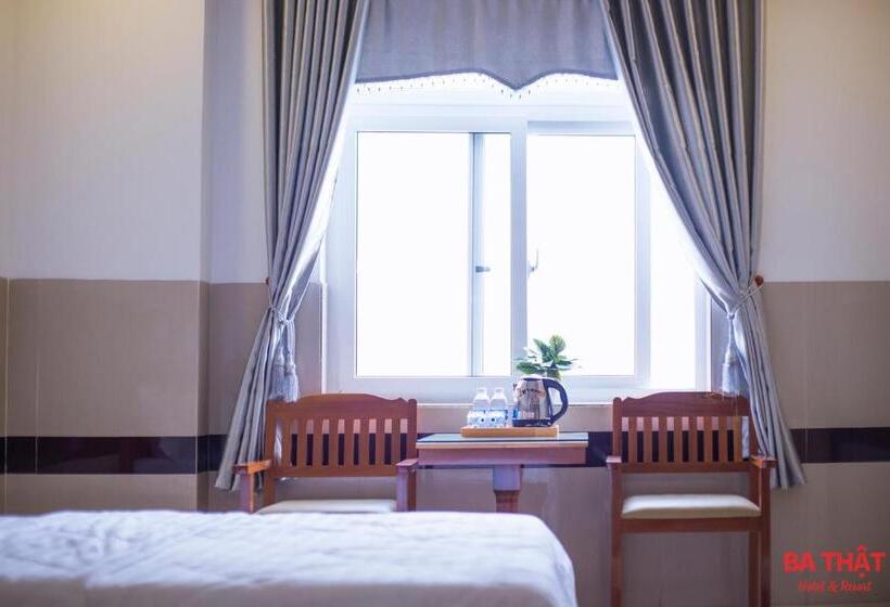 اتاق لوکس, Ba That