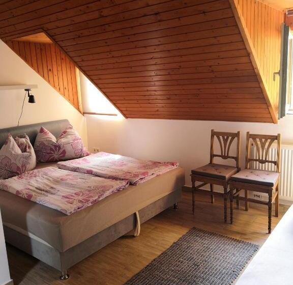 标准三人间, Elisabeth Vendégház