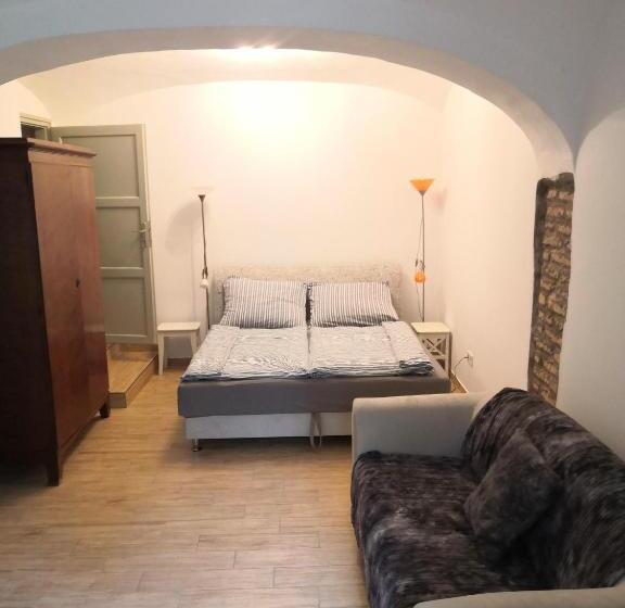 带花园景观的标准三人间, Elisabeth Vendégház