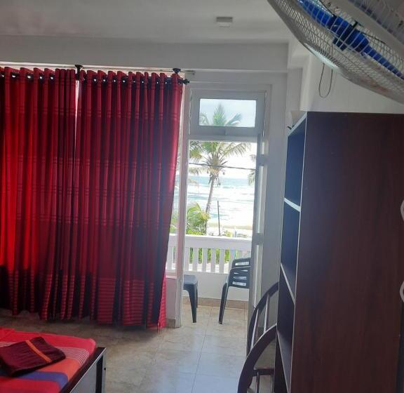 חדר דלוקס עם מרפסת נוף לים, White Surfing Beach Resort