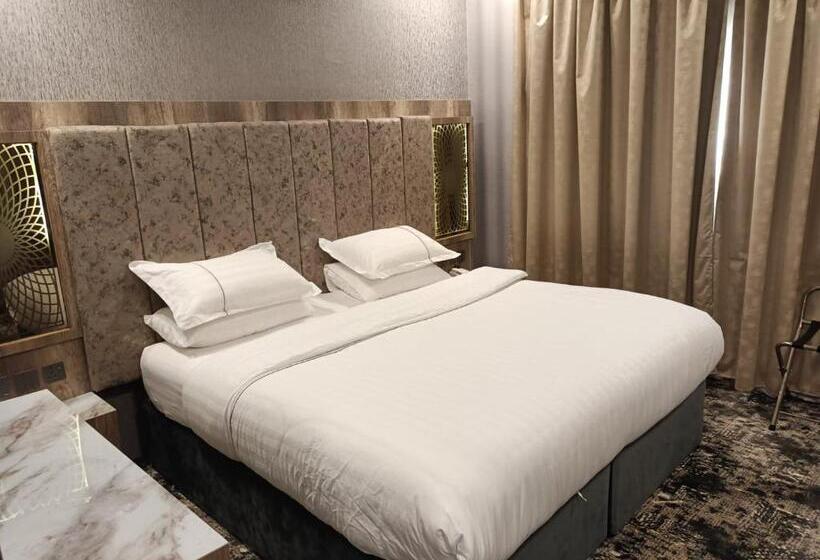 침실 2개 스위트, حياة تاون البدع