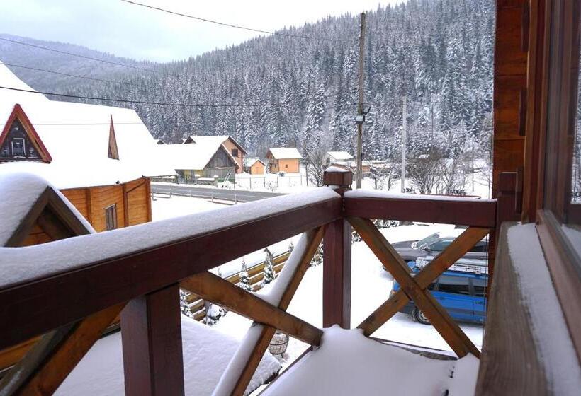 اتاق کلاسیک سه تخته, затишний готель едем