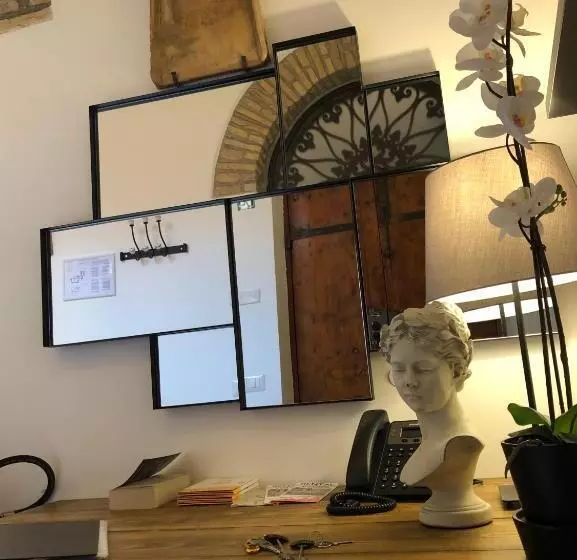 آپارتمان 2 خوابه با تراس, Giuturna Boutique