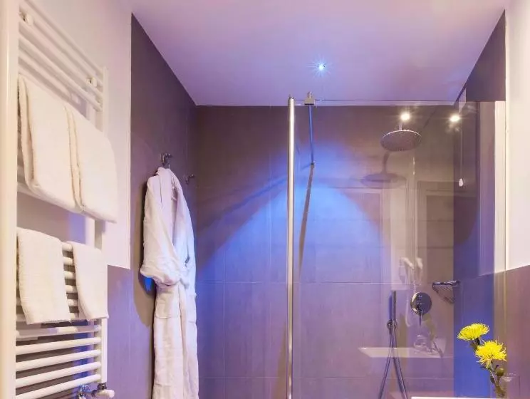 Economy Triple Room, Giuturna Boutique