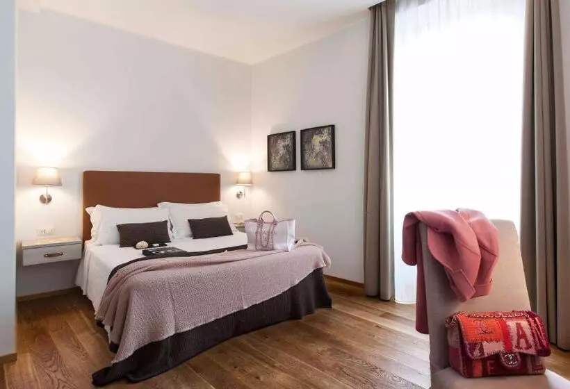 Economy Triple Room, Giuturna Boutique
