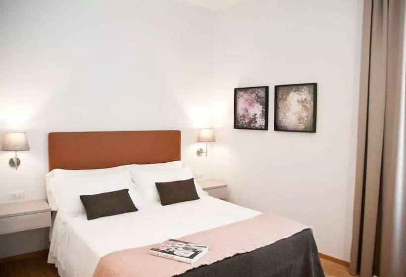 اتاق استاندارد سه نفره, Giuturna Boutique
