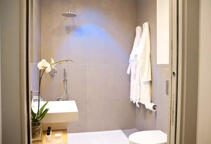 اتاق سوپریور سه تخته, Giuturna Boutique