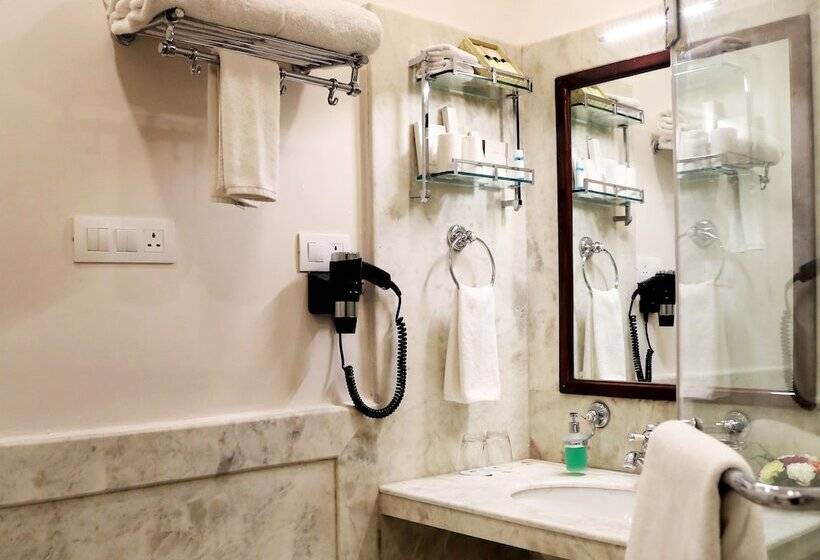 Quarto Estandar, Brijrama Palace, Varanasi By The Ganges