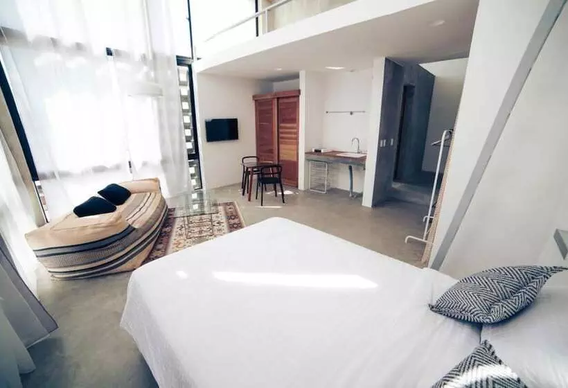 デラックススタジオ, Tamasa Service Apartment And