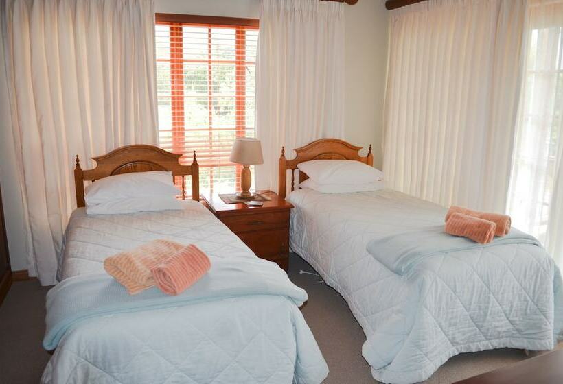 חדר בסיסי, Aan De Bergen