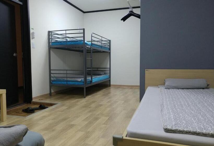 Семейный Номер Вид на Море, Sokcho & Guesthouse