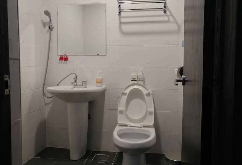 Номер Стандарт Трехместный, Sokcho & Guesthouse