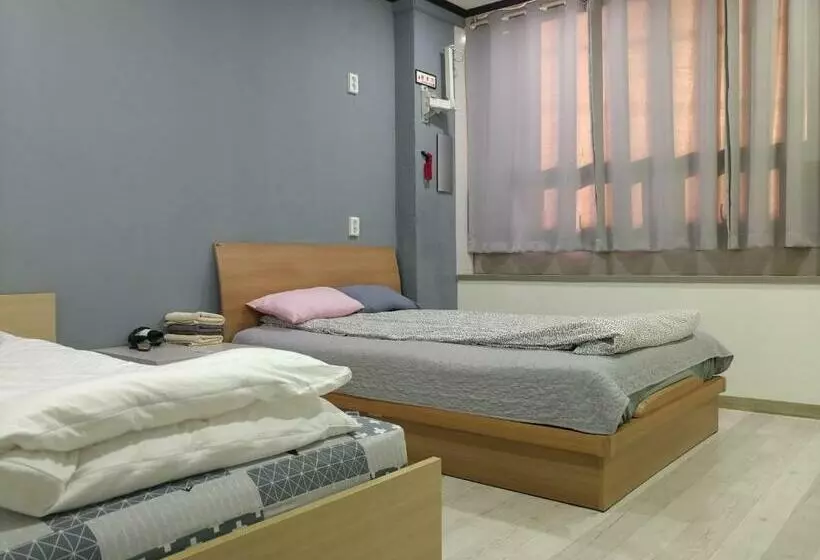 اتاق استاندارد سه نفره, Sokcho & Guesthouse