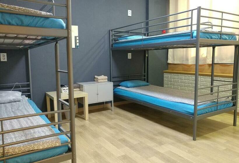 Кровать в Общей Комнате, Sokcho & Guesthouse