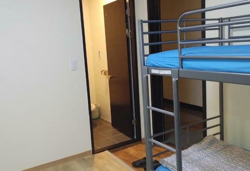 Кровать в Общей Комнате, Sokcho & Guesthouse