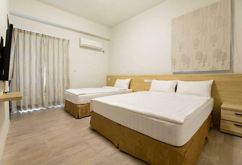 اتاق کلاسیک سه تخته, Success 66 B&b