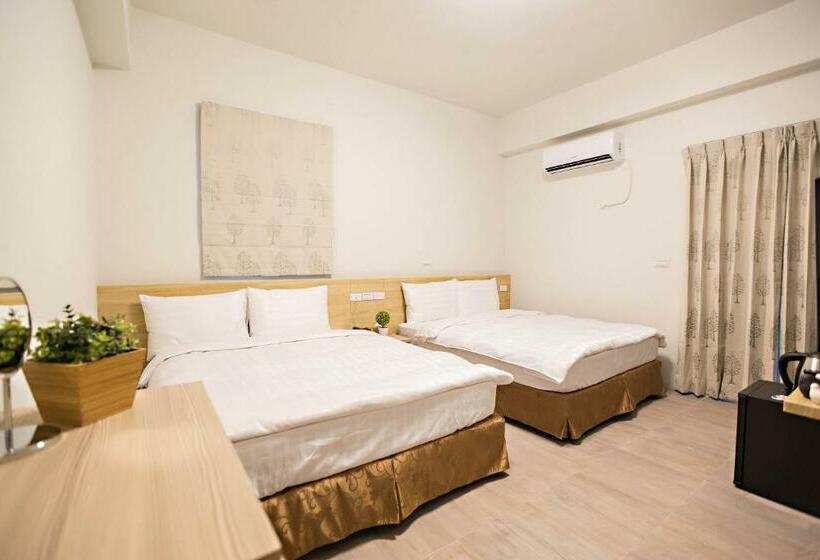 اتاق خانوادگی, Success 66 B&b