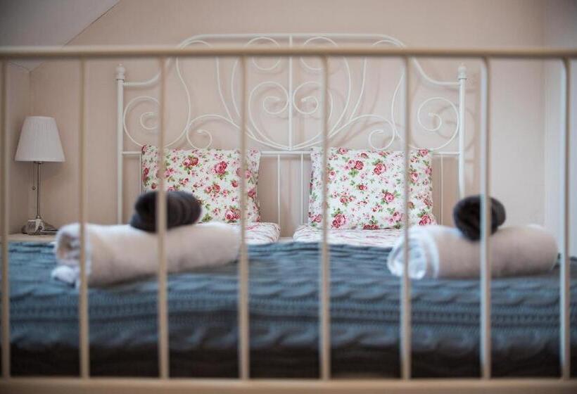 جناح, Platános Kúria