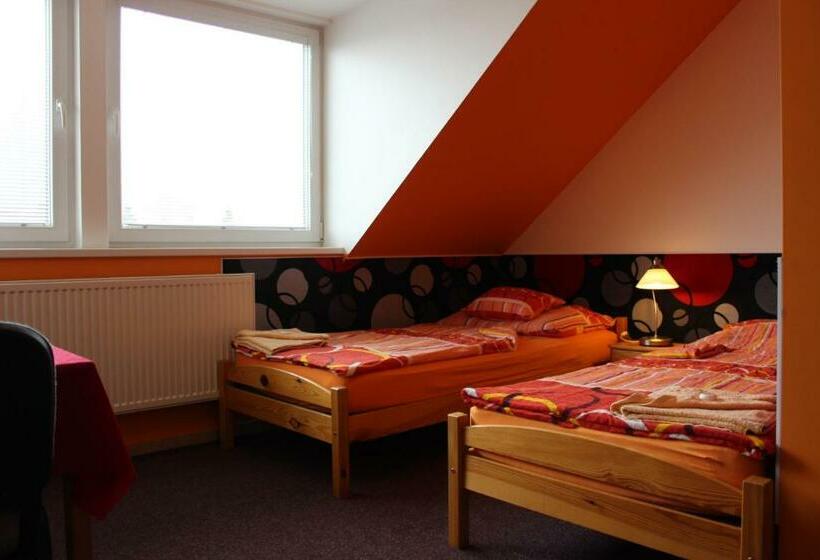 スタンダードルーム, Dj Penzion