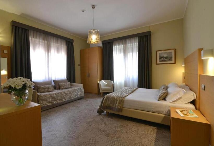 اتاق استاندارد سه نفره, Residenza Del Corso