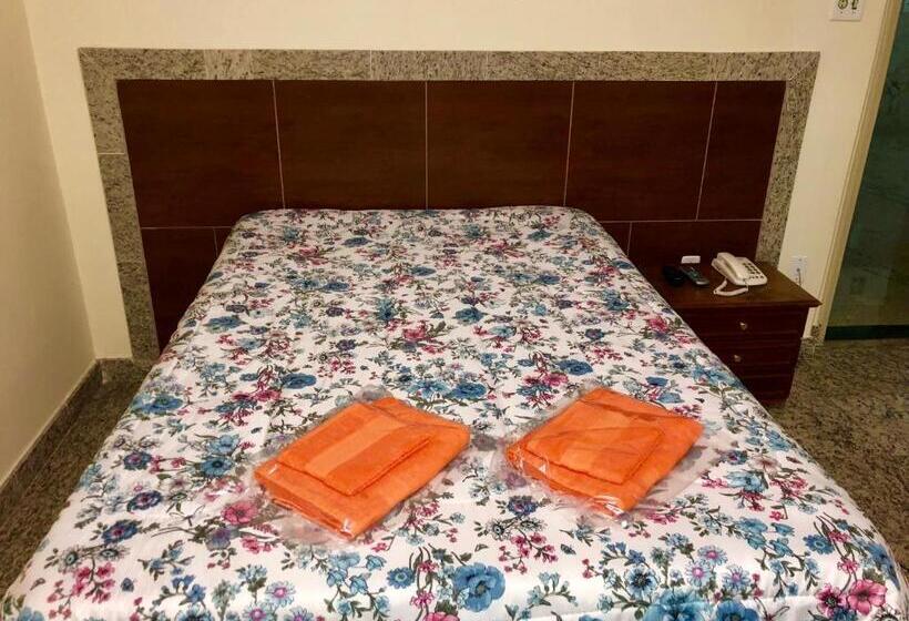 エコノミートリプルルーム, Alvorada Palace Hotel De Poços