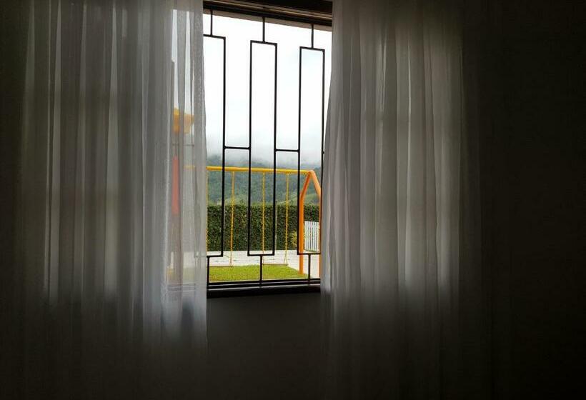 غرفة قياسية ثلاثية, Pousada Harmonia Pomerana