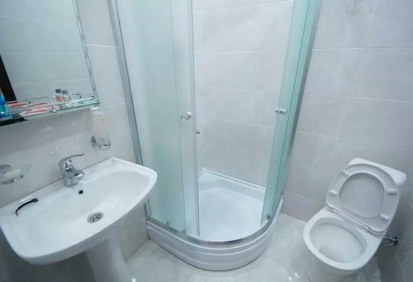 Standard Room, 725