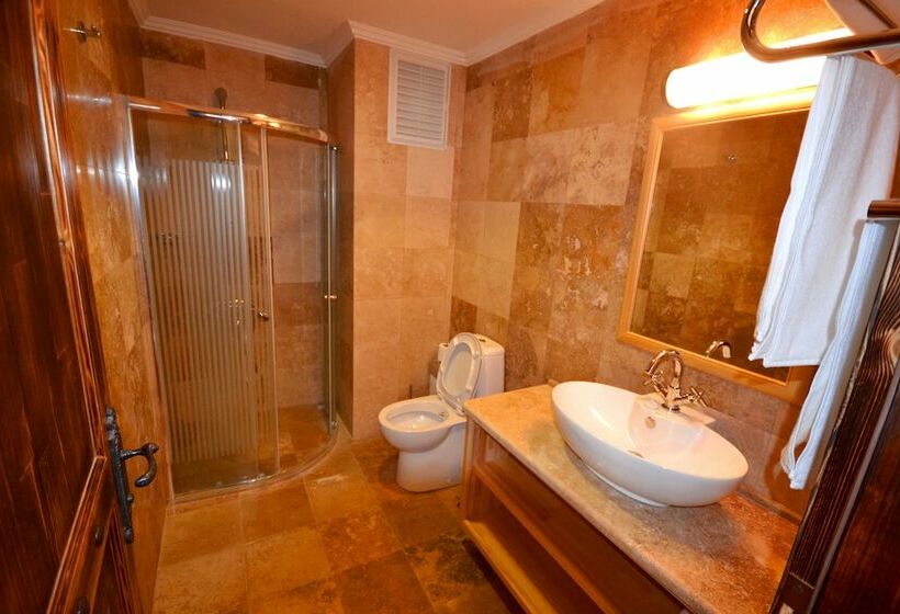 Standard Szoba, Doada