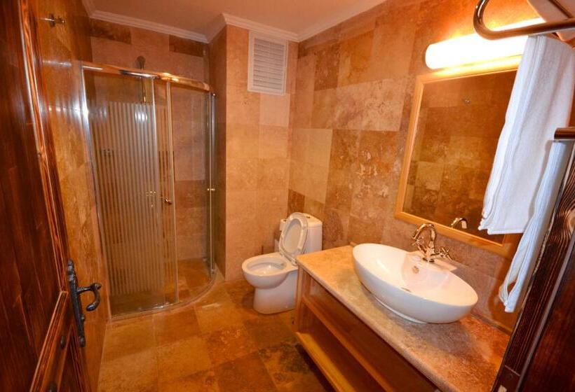 Standard Szoba, Doada