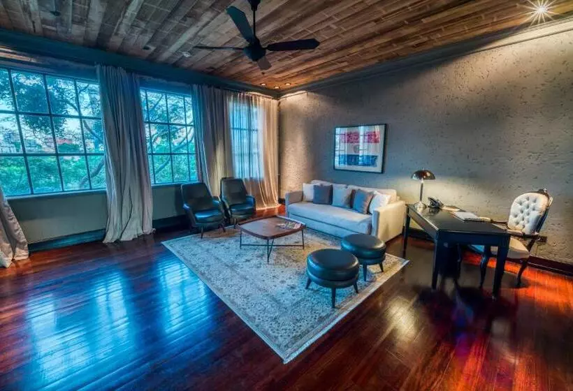 Suite, Factoria