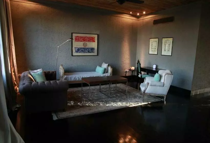 Suite, Factoria