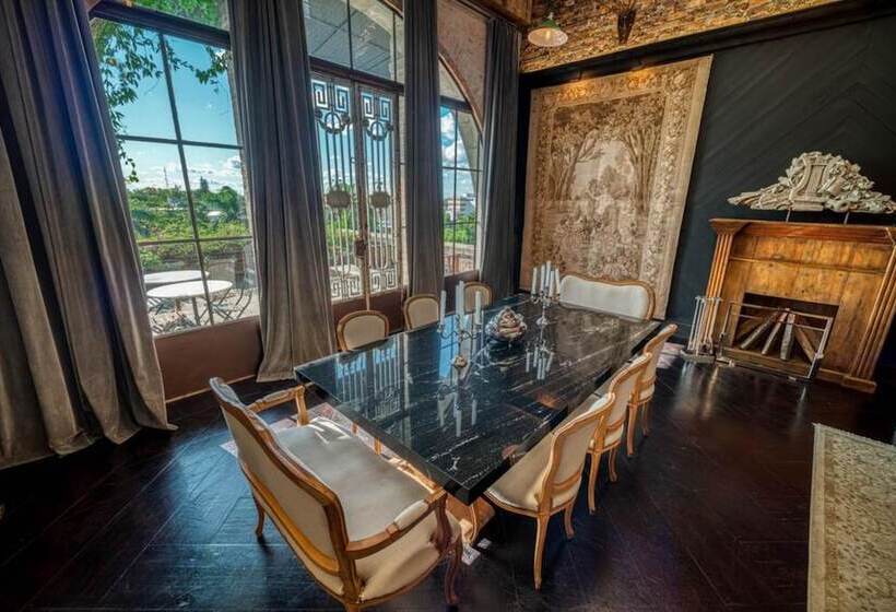 سوئیت پرزیدنت, Factoria