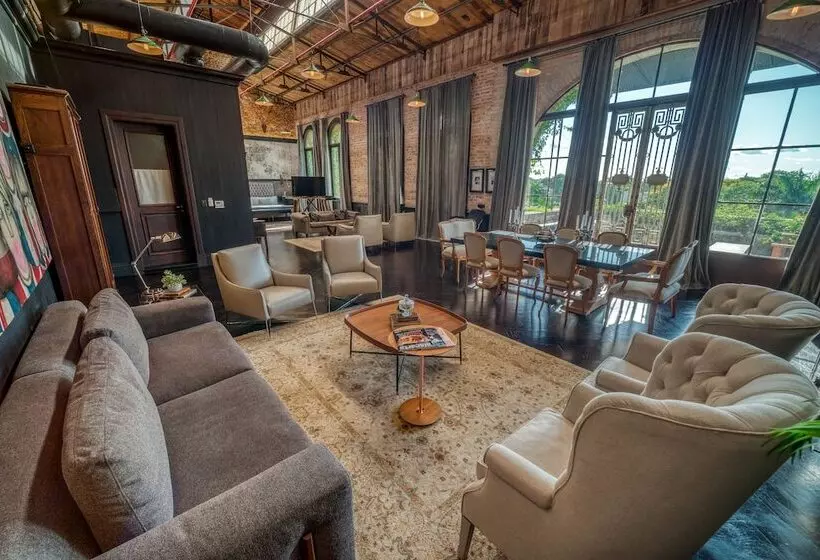 Presidential Suite, Factoria