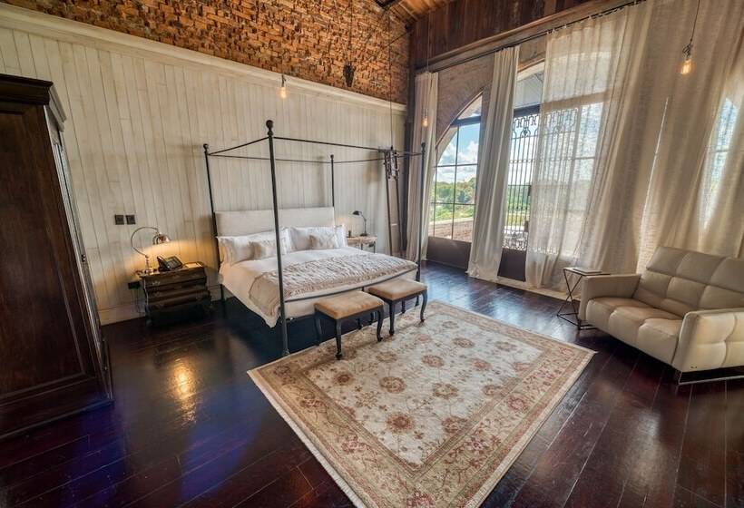 سوئیت پرزیدنت, Factoria