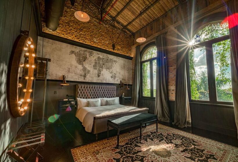 سوئیت پرزیدنت, Factoria