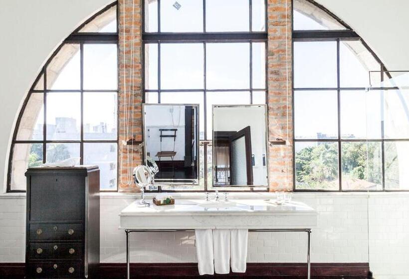 سوئیت پرزیدنت, Factoria