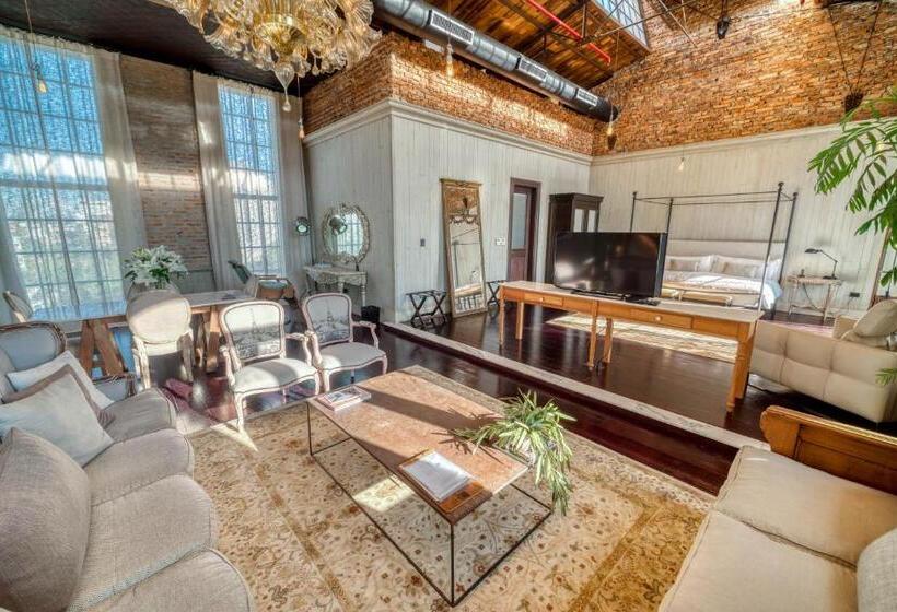 سوئیت پرزیدنت, Factoria