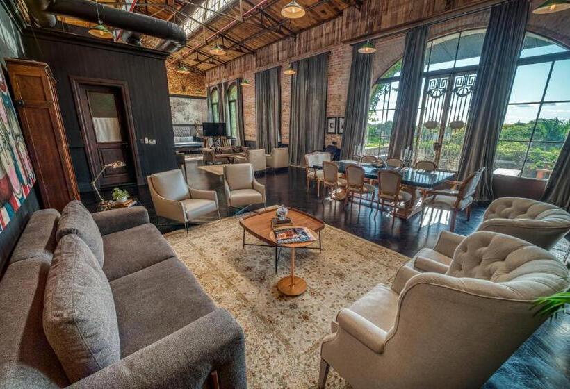 سوئیت پرزیدنت, Factoria