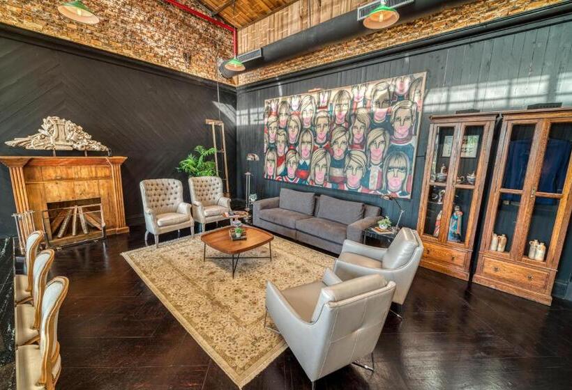 سوئیت پرزیدنت, Factoria