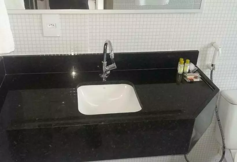 スタンダード４人部屋, France