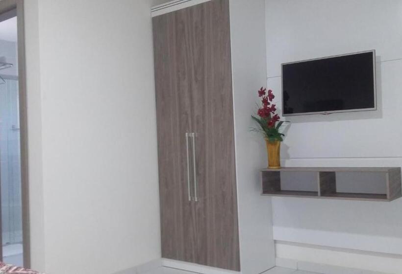 スタンダード４人部屋, France