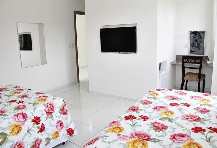 חדר סטנדרט לשלושה, France