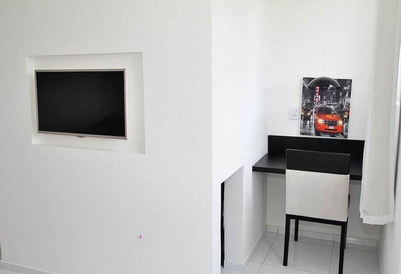 חדר סטנדרט לשלושה, France