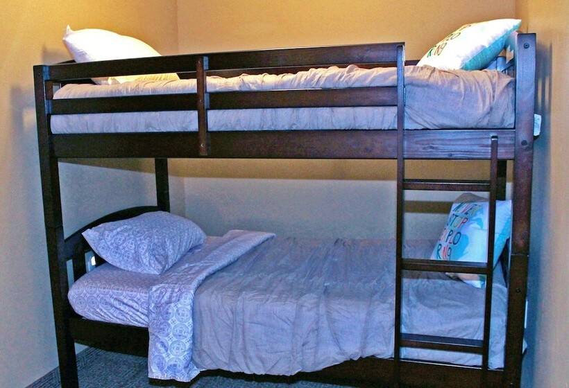 Семейный Номер, Heartland Inn And Suites