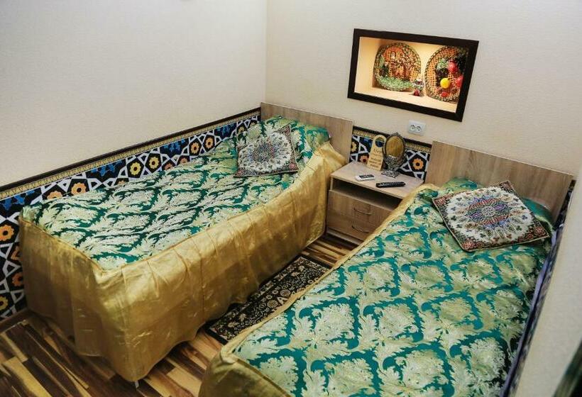 חדר סטנדרט, Khurjin