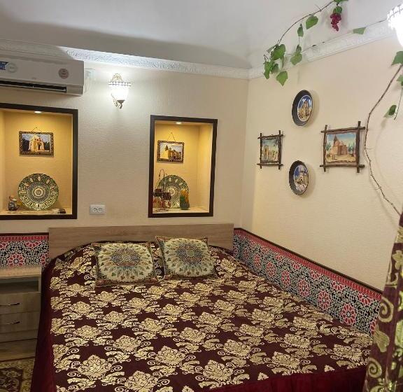 חדר סטנדרט, Khurjin