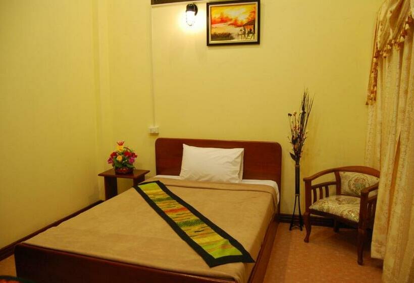 غرفة قياسية فردية, Sengkeo