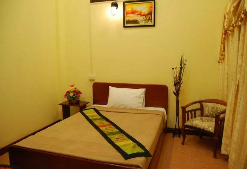 اتاق استاندارد یک نفره, Sengkeo