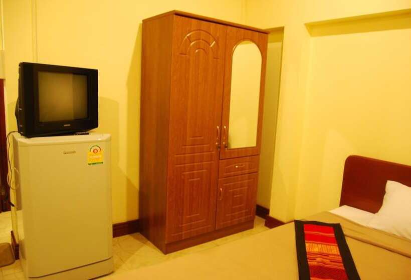 غرفة قياسية فردية, Sengkeo