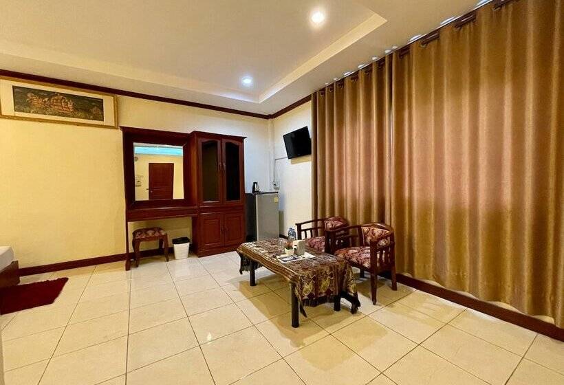 غرفة قياسية, Sengkeo